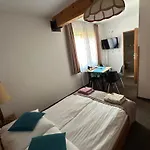 Nocleg ze śniadaniem Fala 3*