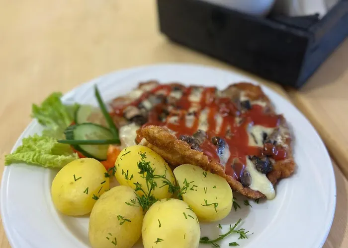 לינה וארוחת בוקר Fala